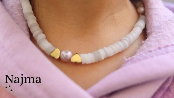 pearl white beaded necklace- عقد لولي وذهبي - Image 4
